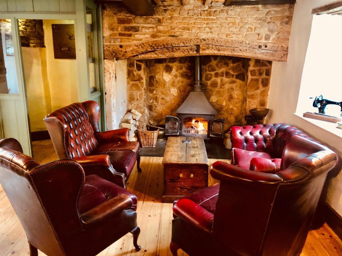 Отель The Old Pheasant Glaston